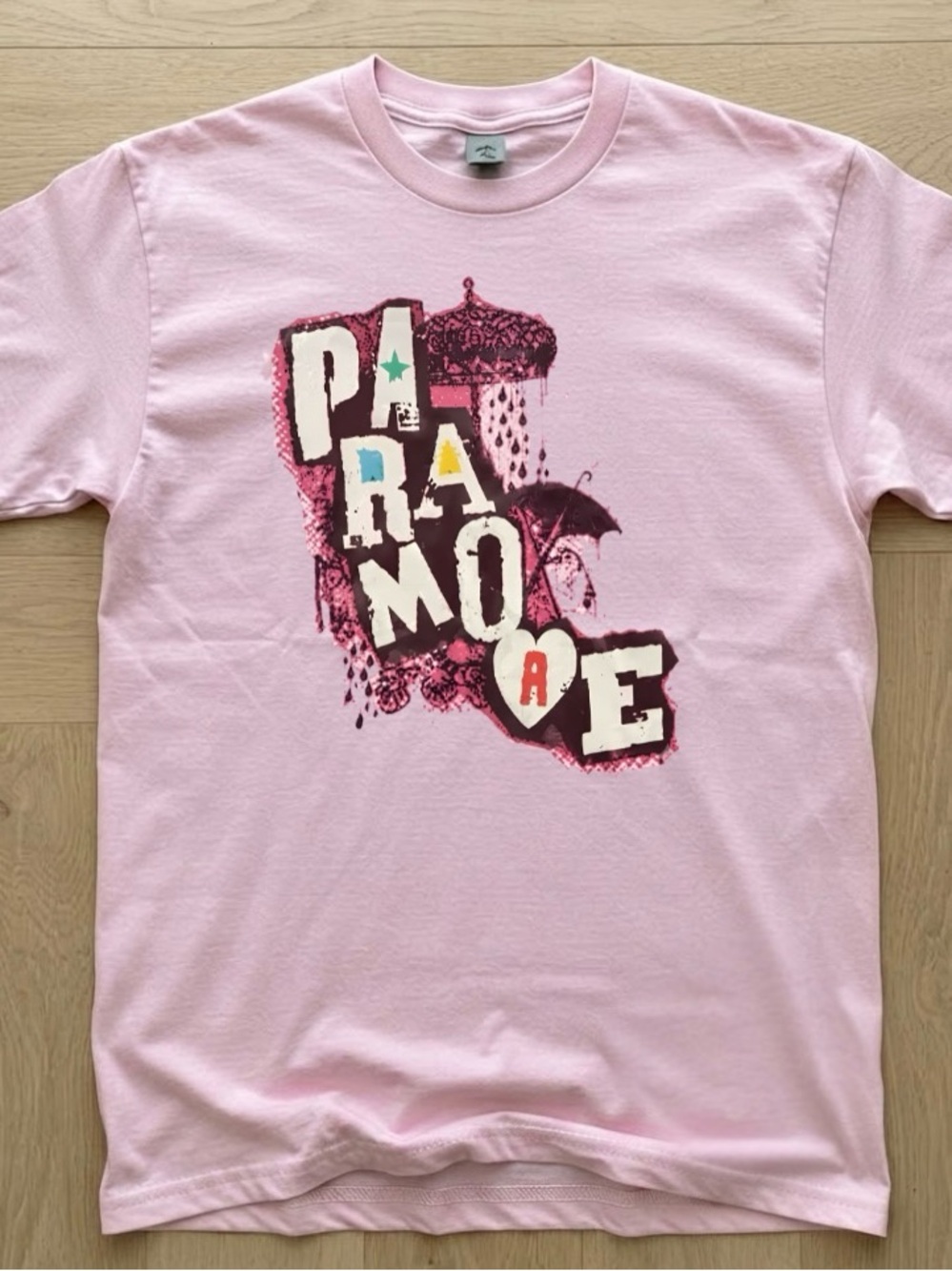 Paramore Graphic T‑Shirt in Light Pink